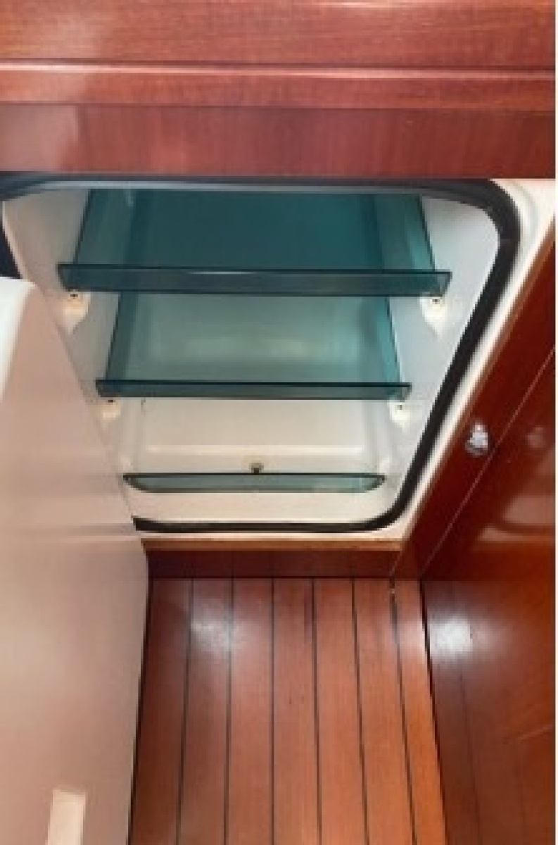 2003 Beneteau 423 refridgerator