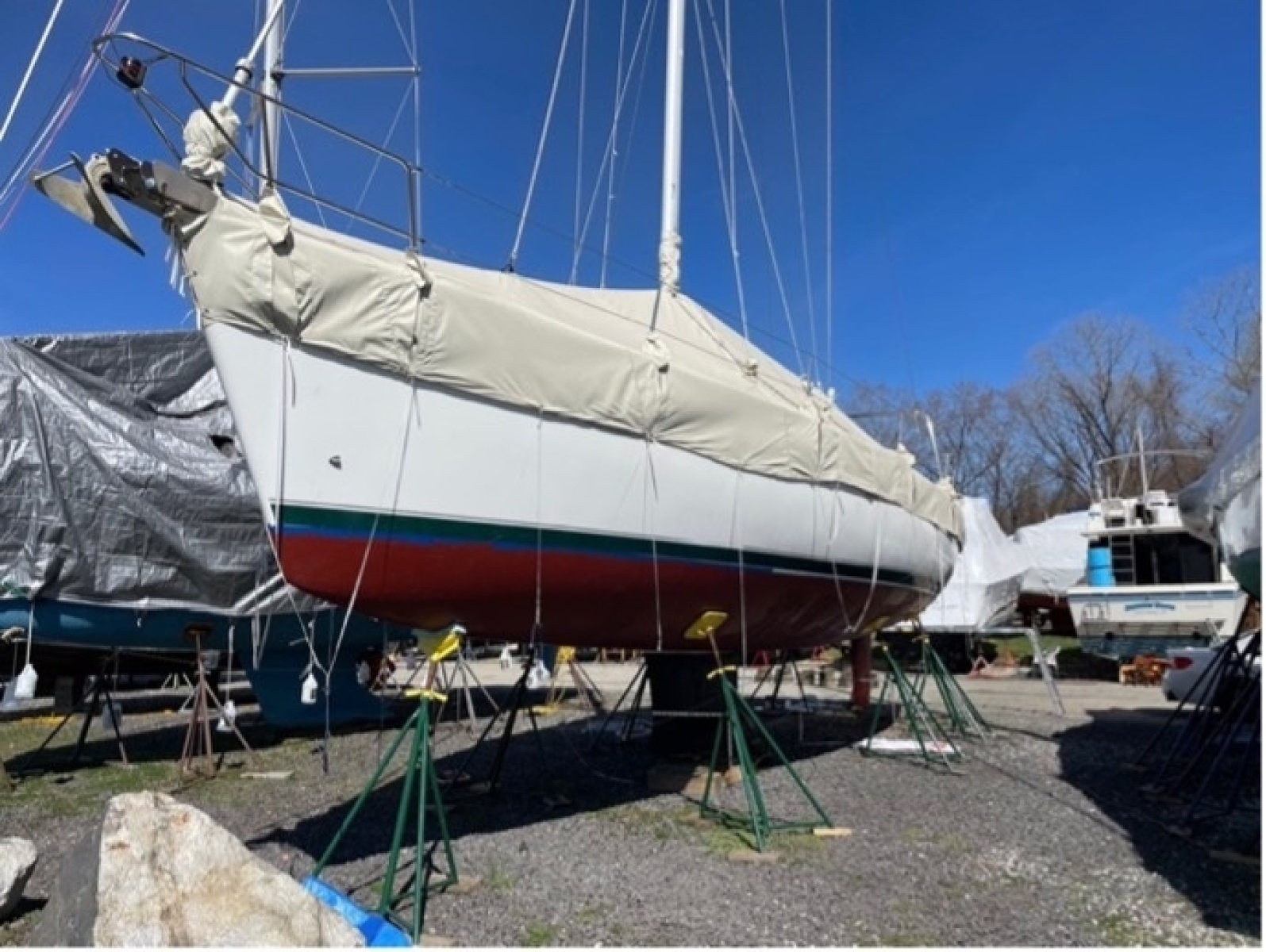 2003 Beneteau 423 with winter cover