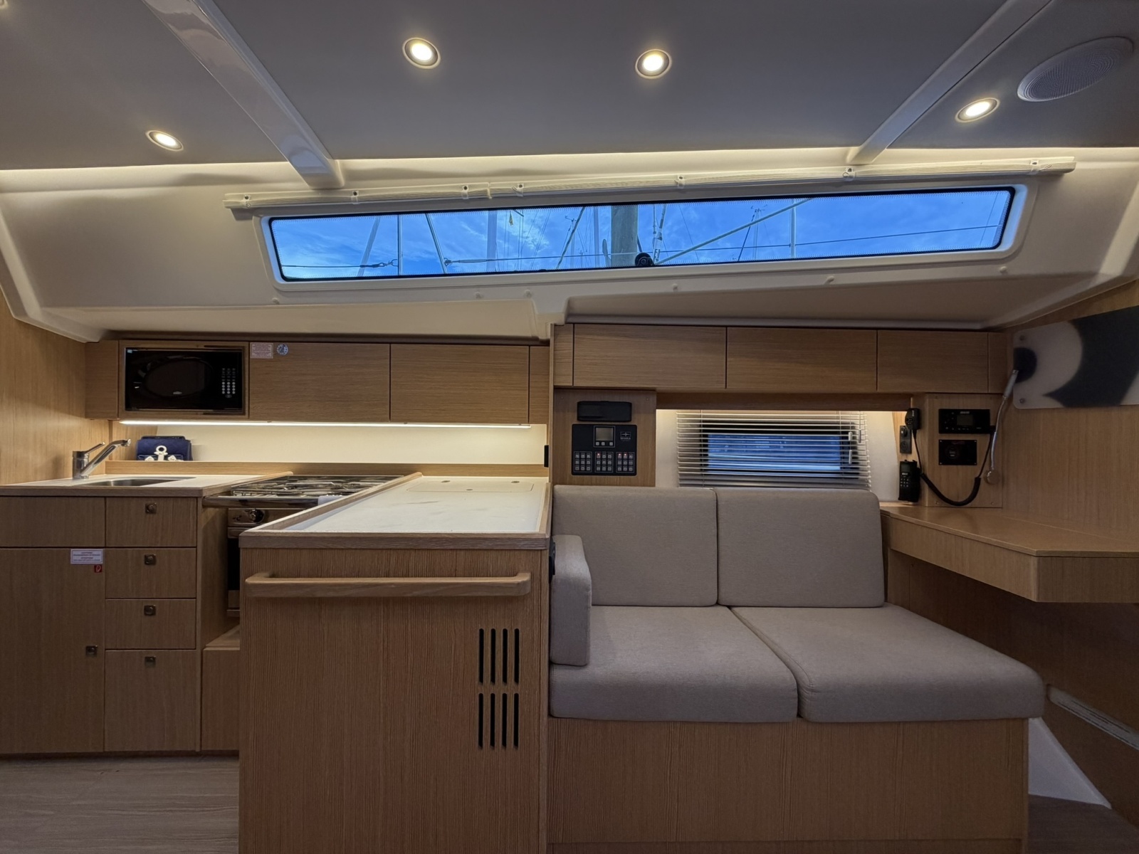 2022 Bavaria C38