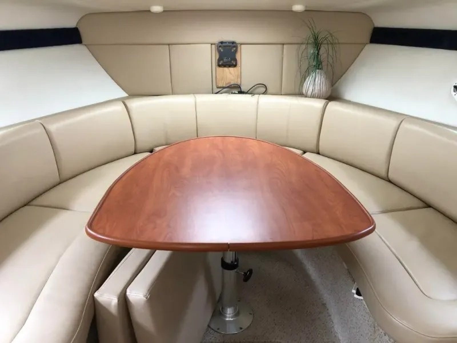 2006 Bayliner 325