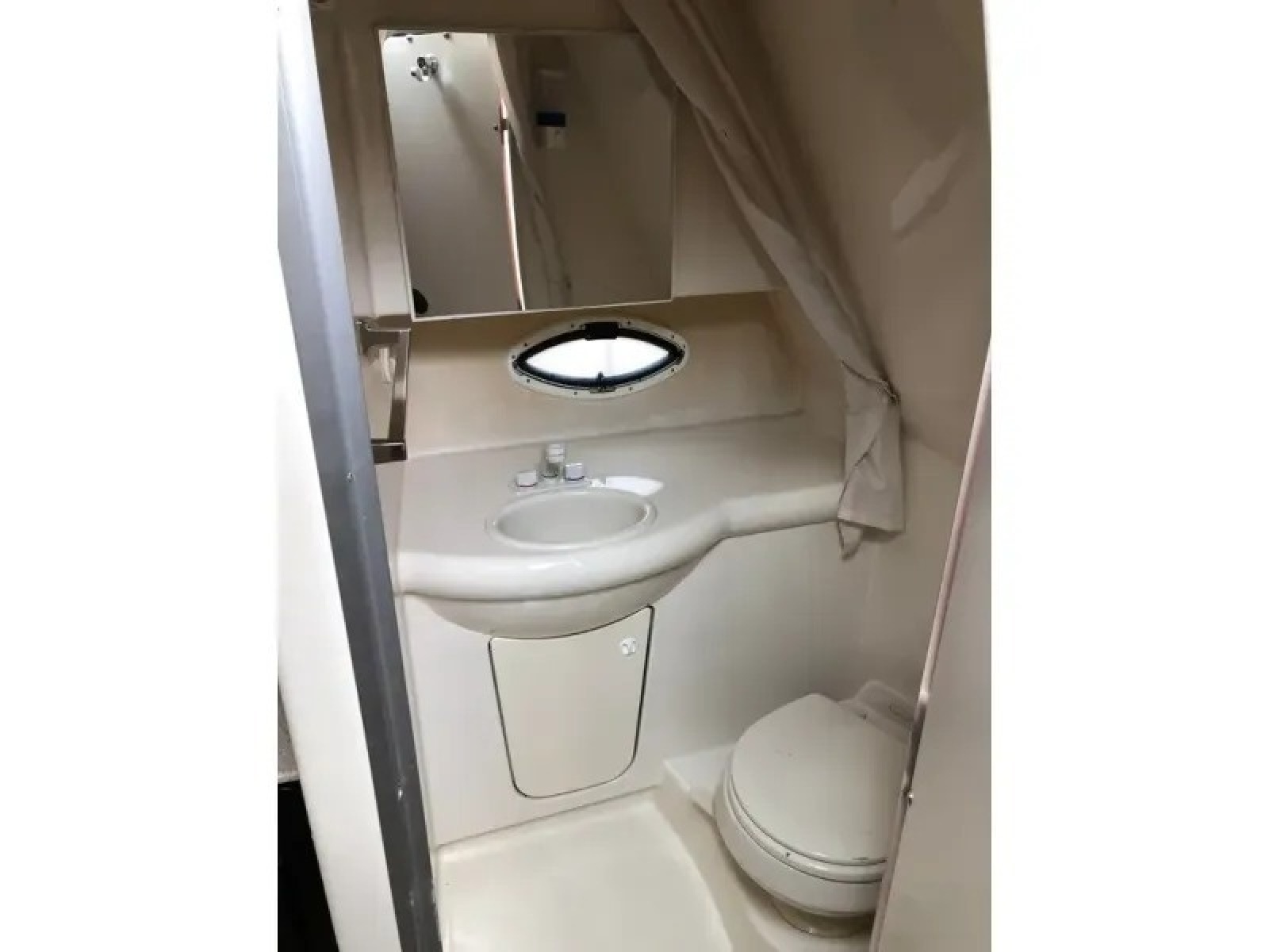 2006 Bayliner 325