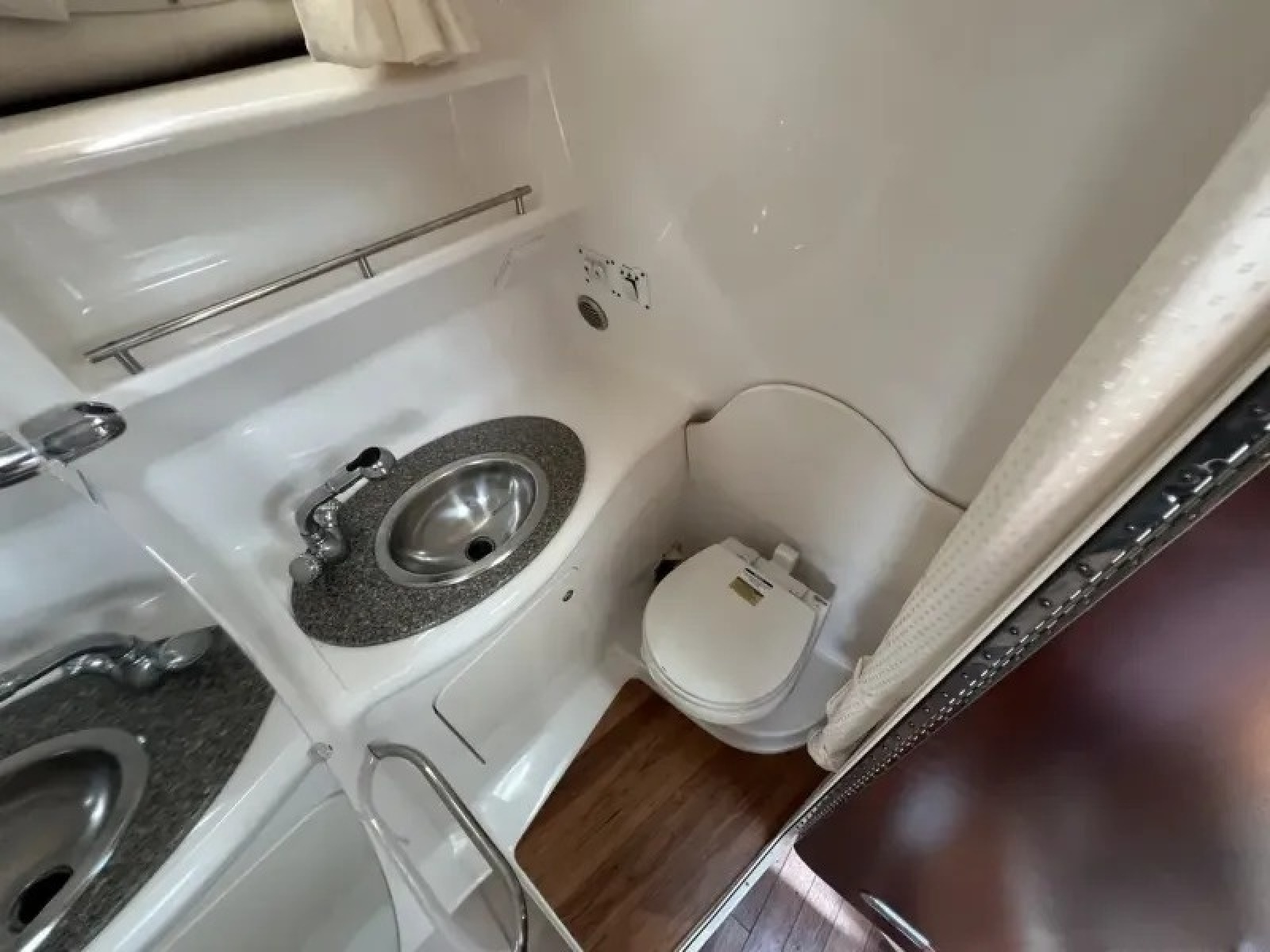 2013 Chaparral 290 Signature