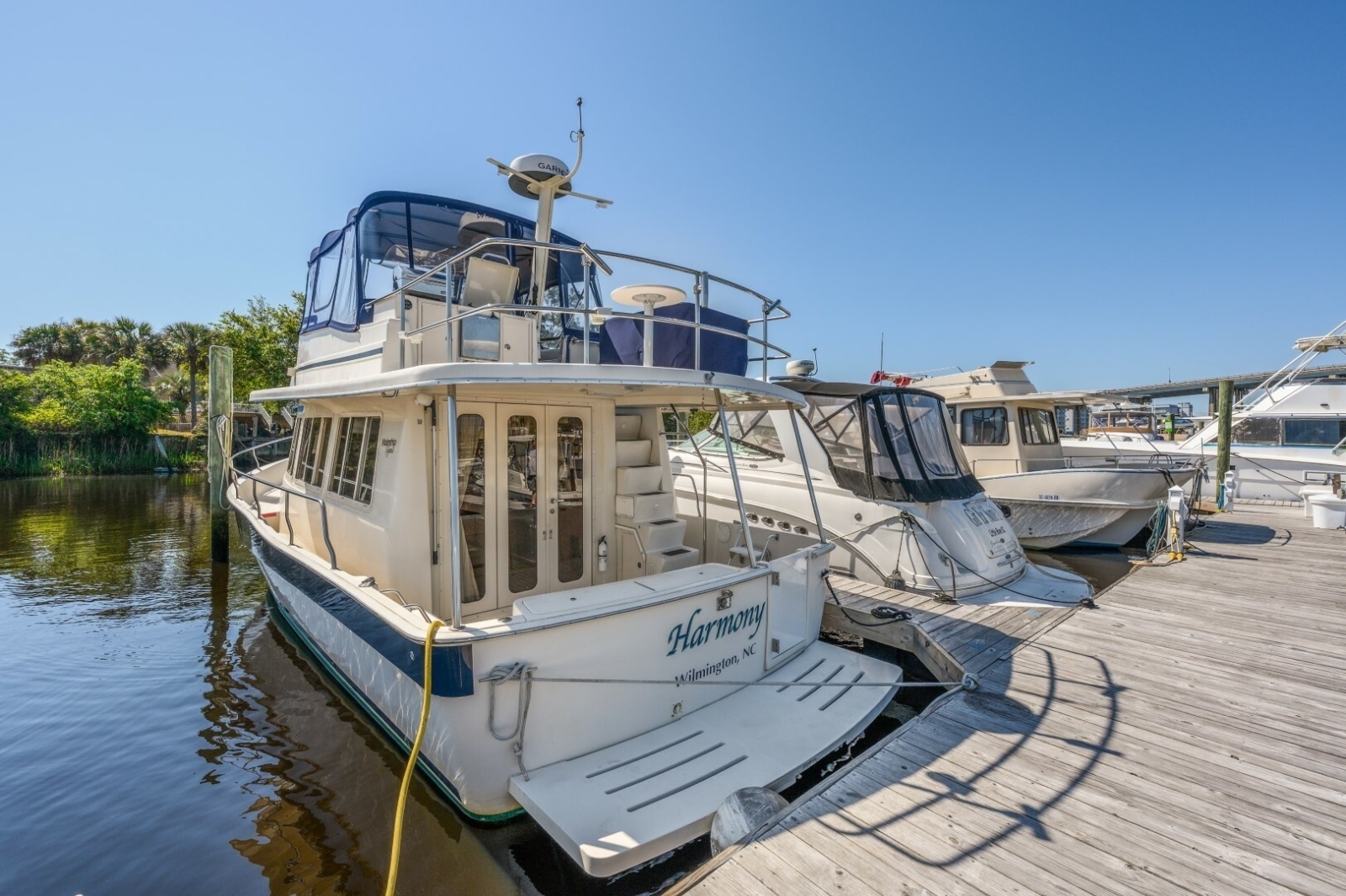 2009 Mainship Expedition 40