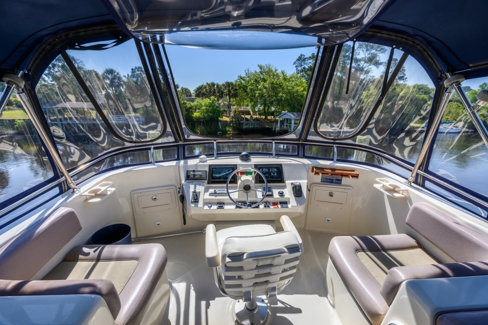 2009 Mainship Expedition 40