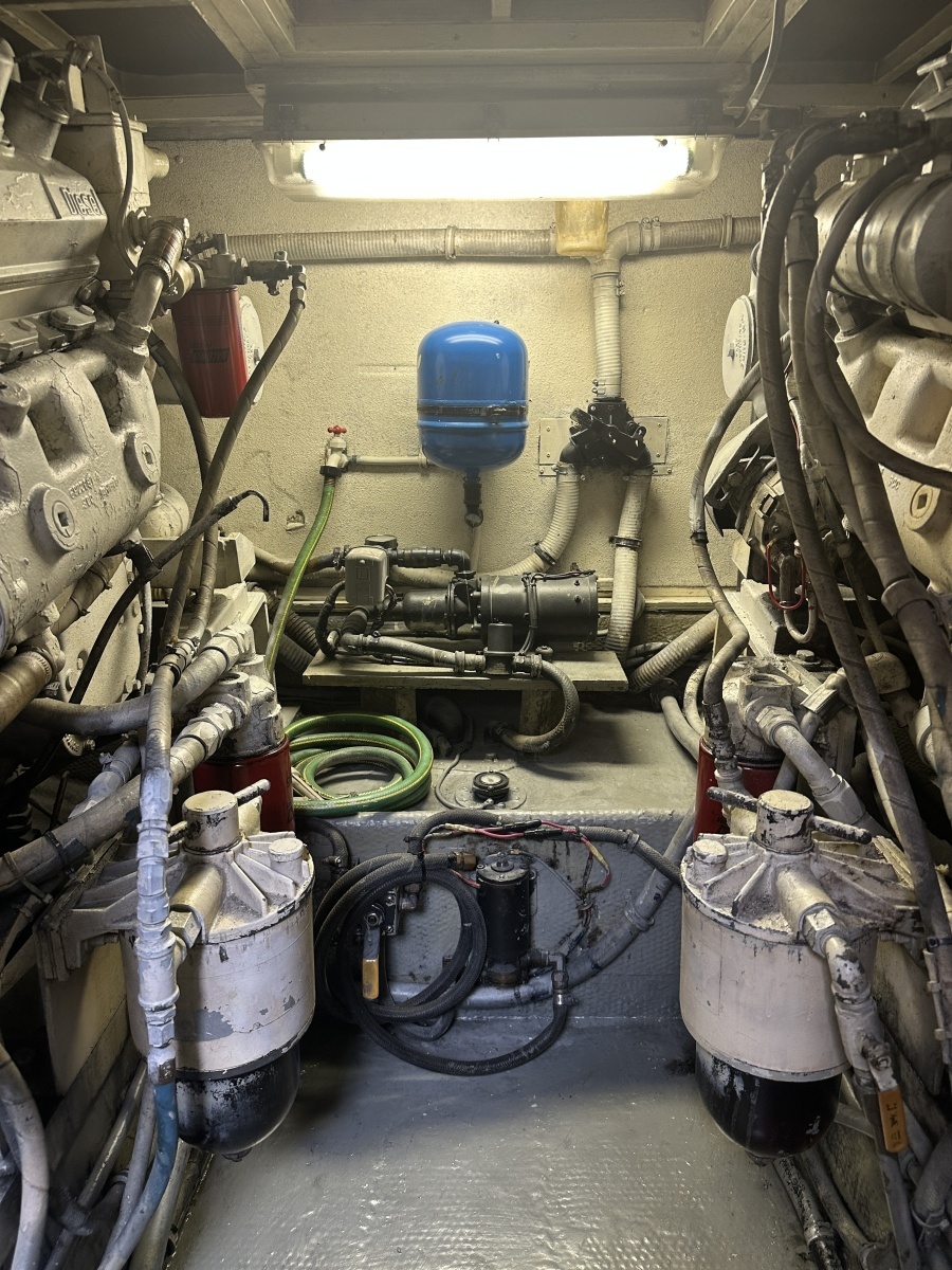 Megalodon 45ft Hatteras Yacht For Sale