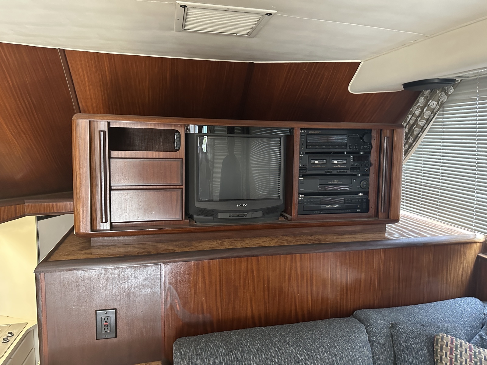 Megalodon 45ft Hatteras Yacht For Sale