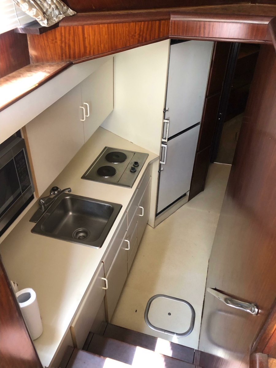 Megalodon 45ft Hatteras Yacht For Sale