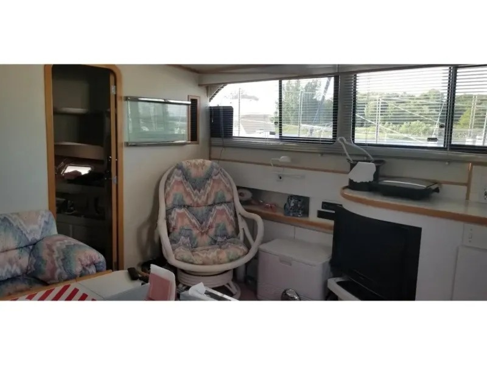 1989 Chris-Craft Catalina 381