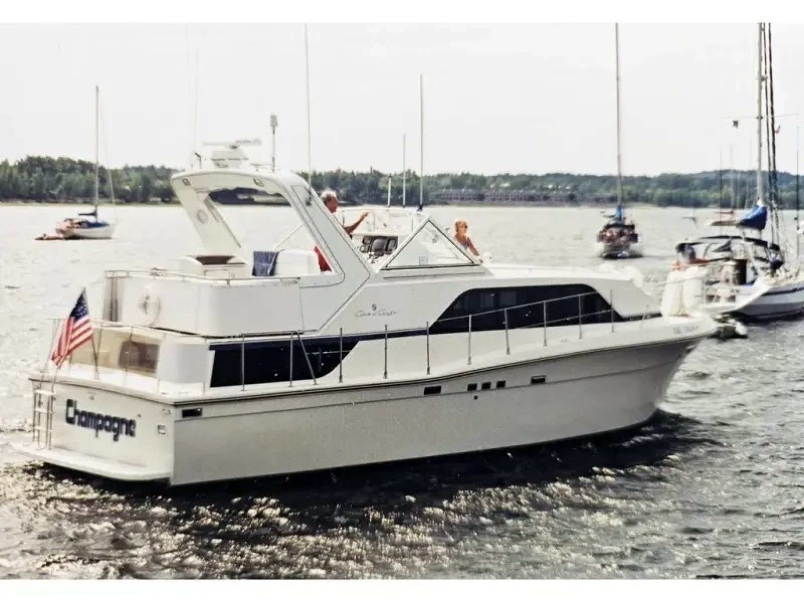 1989 Chris-Craft Catalina 381