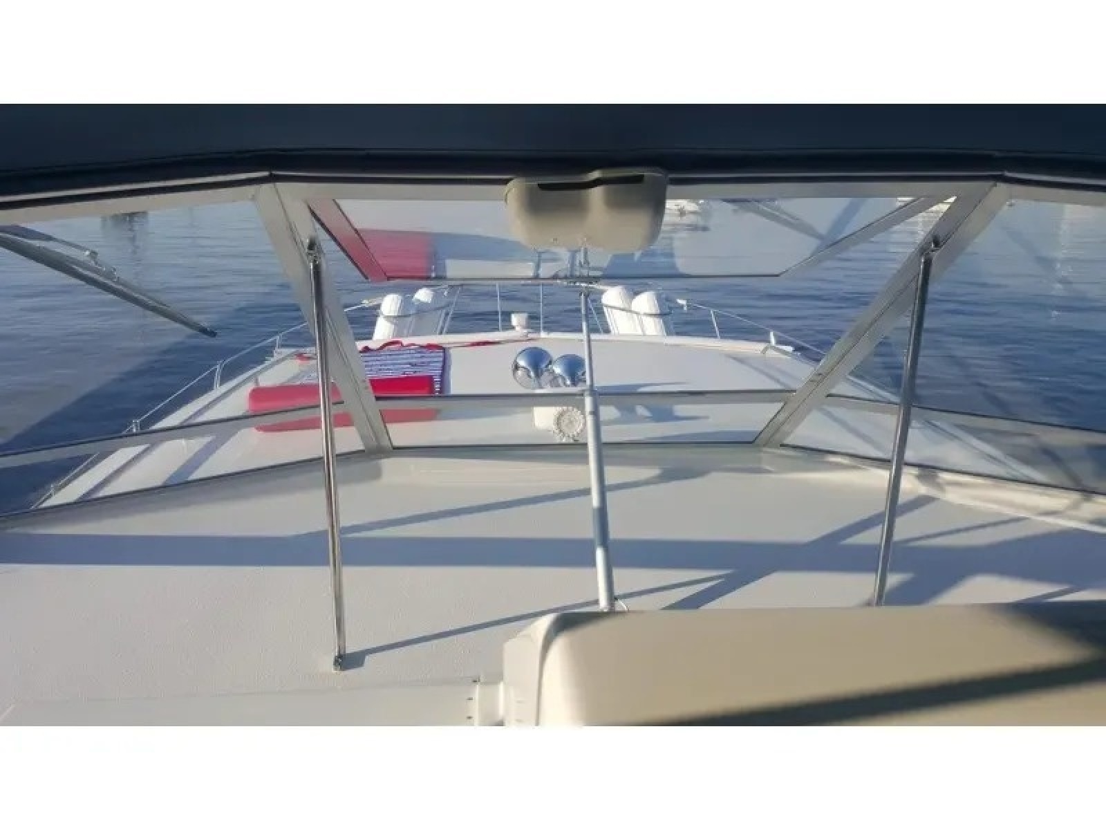1989 Chris-Craft Catalina 381