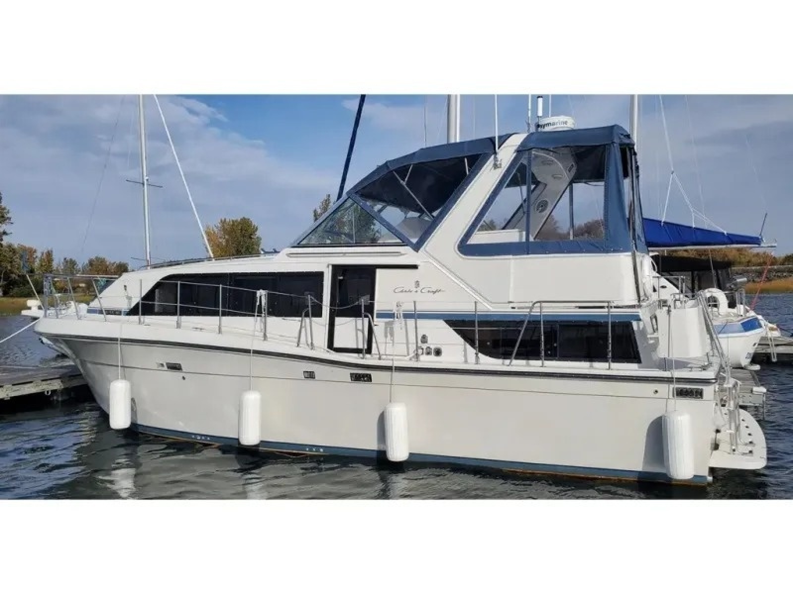 1989 Chris-Craft Catalina 381