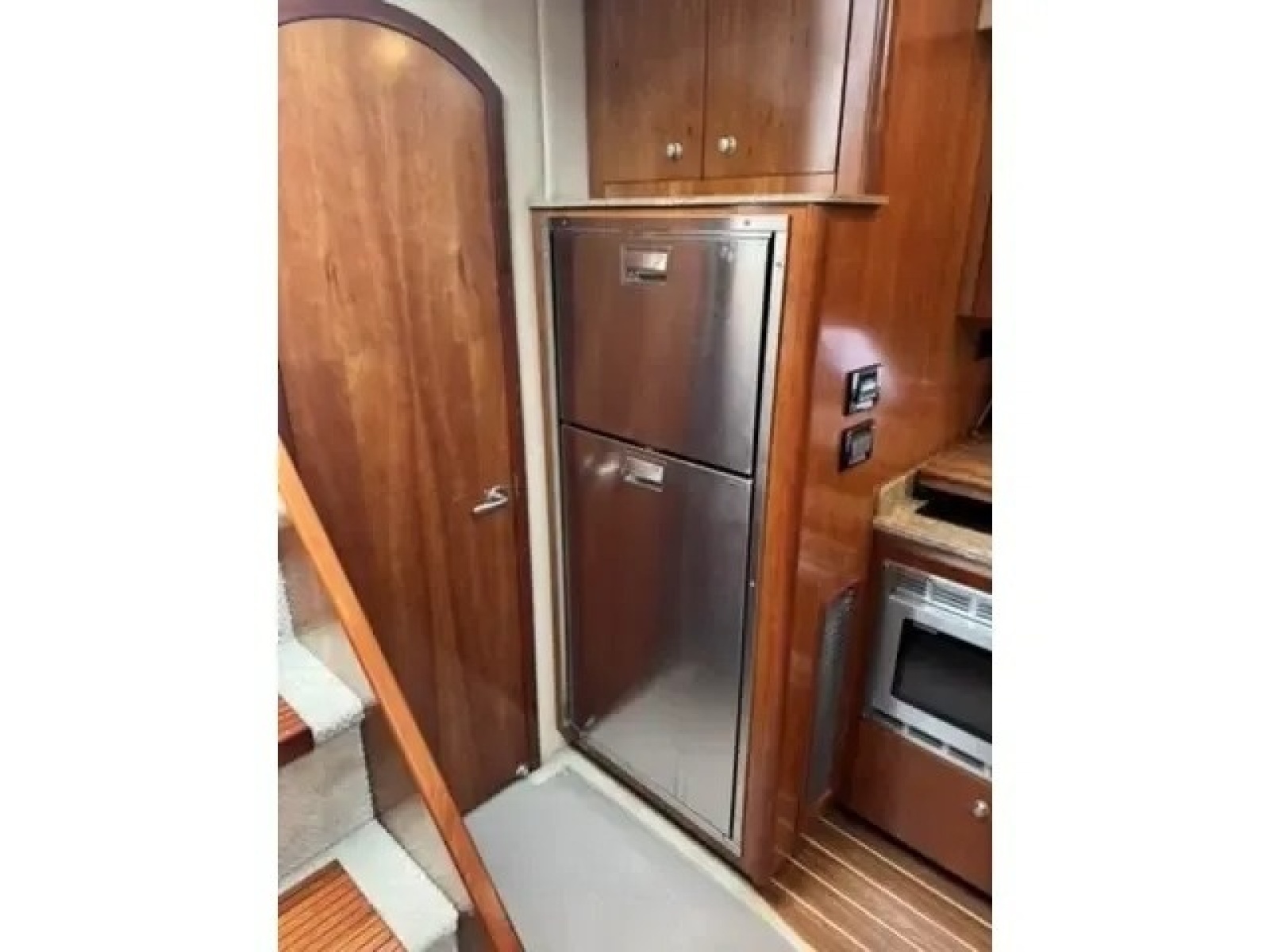 2008 Cruisers 460 Express