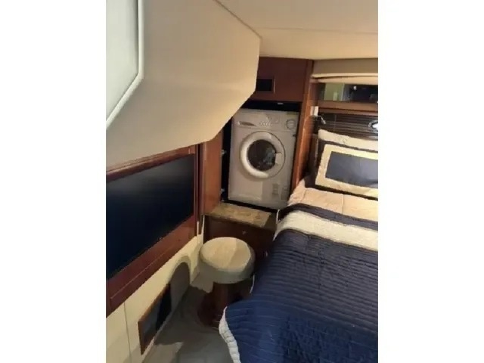 2008 Cruisers 460 Express