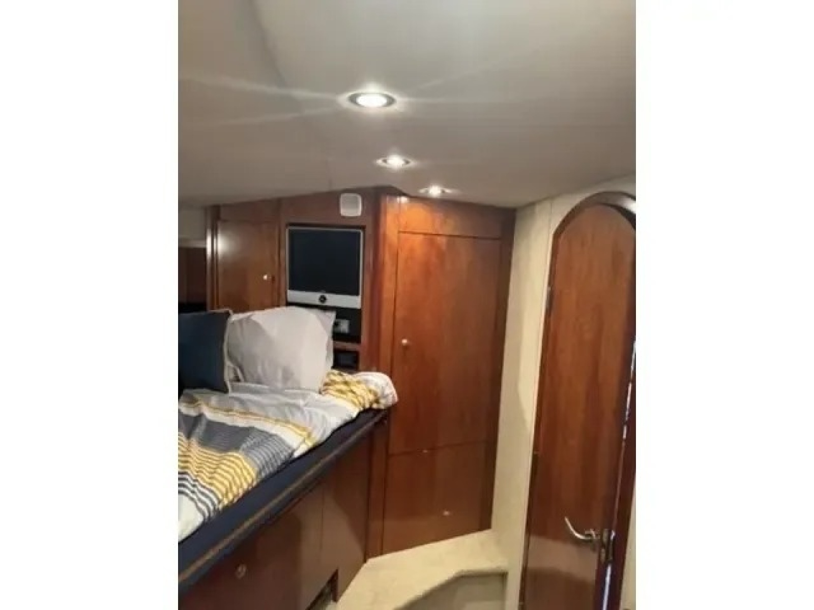 2008 Cruisers 460 Express