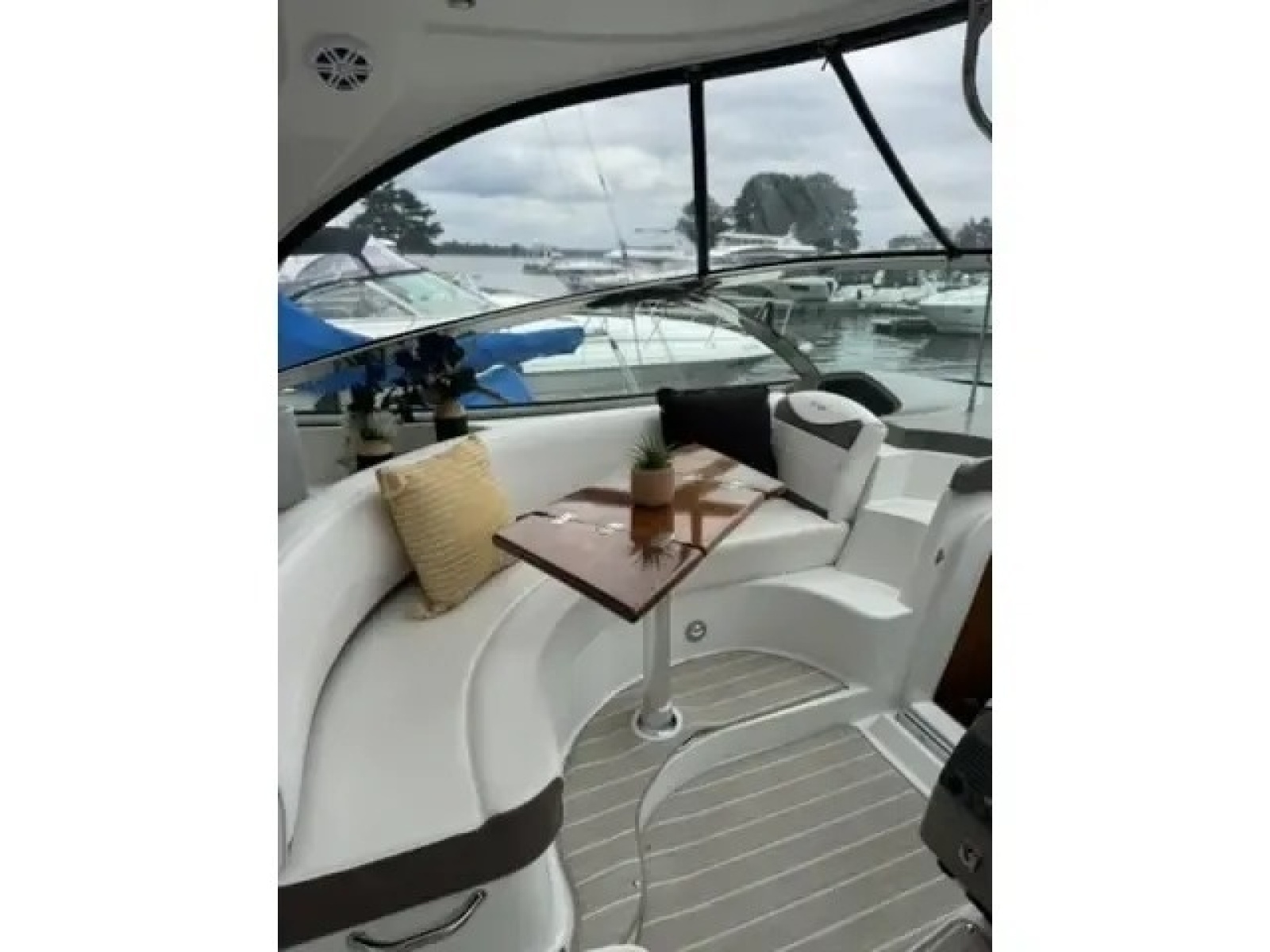 2008 Cruisers 460 Express