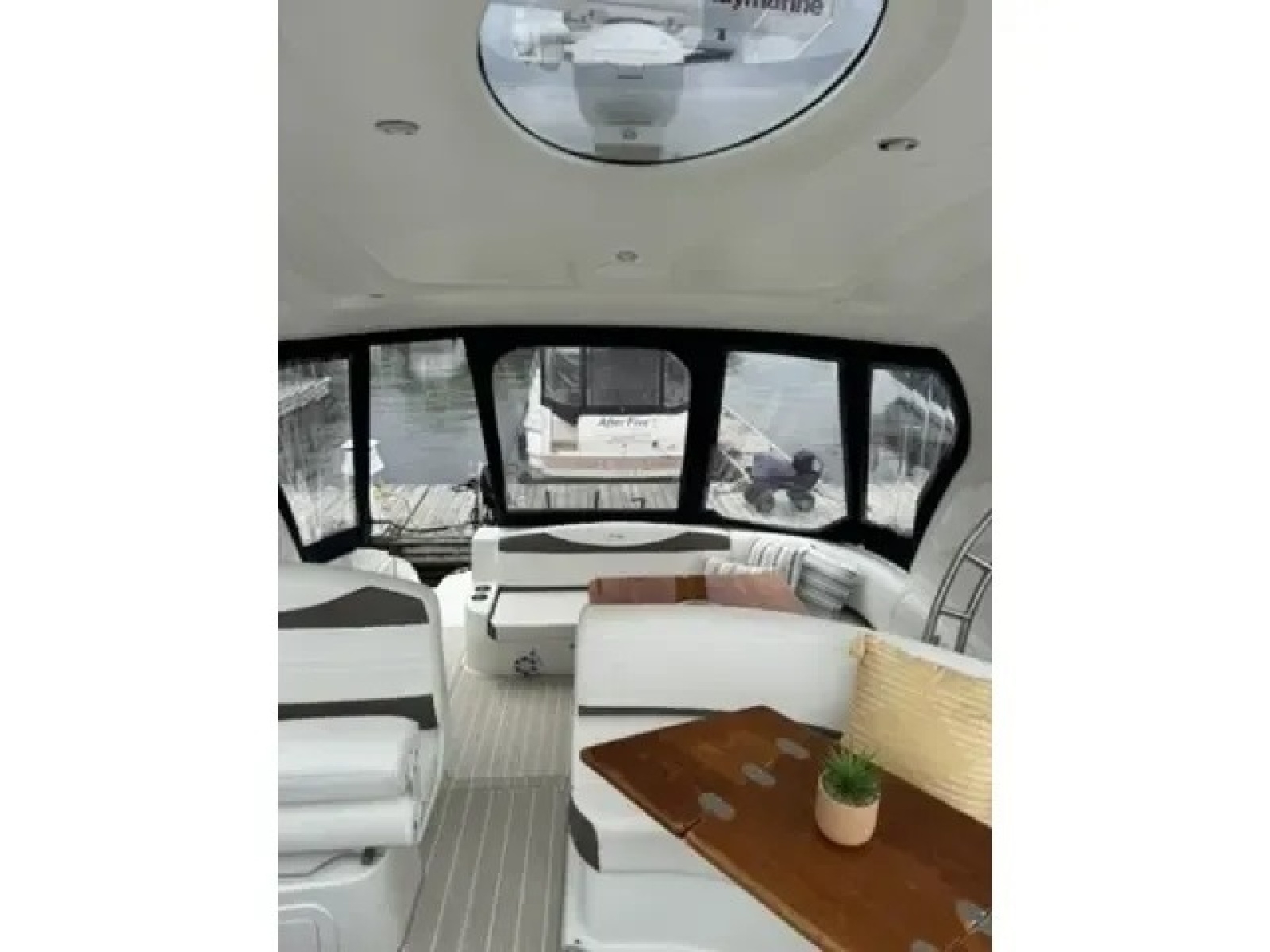 2008 Cruisers 460 Express