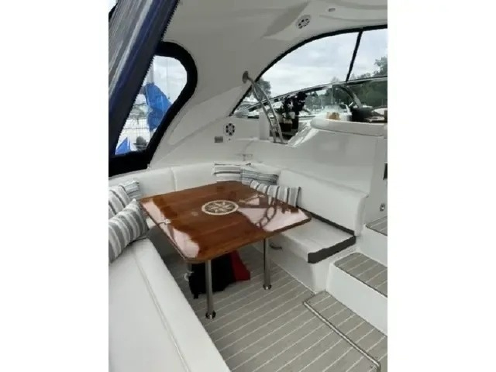2008 Cruisers 460 Express