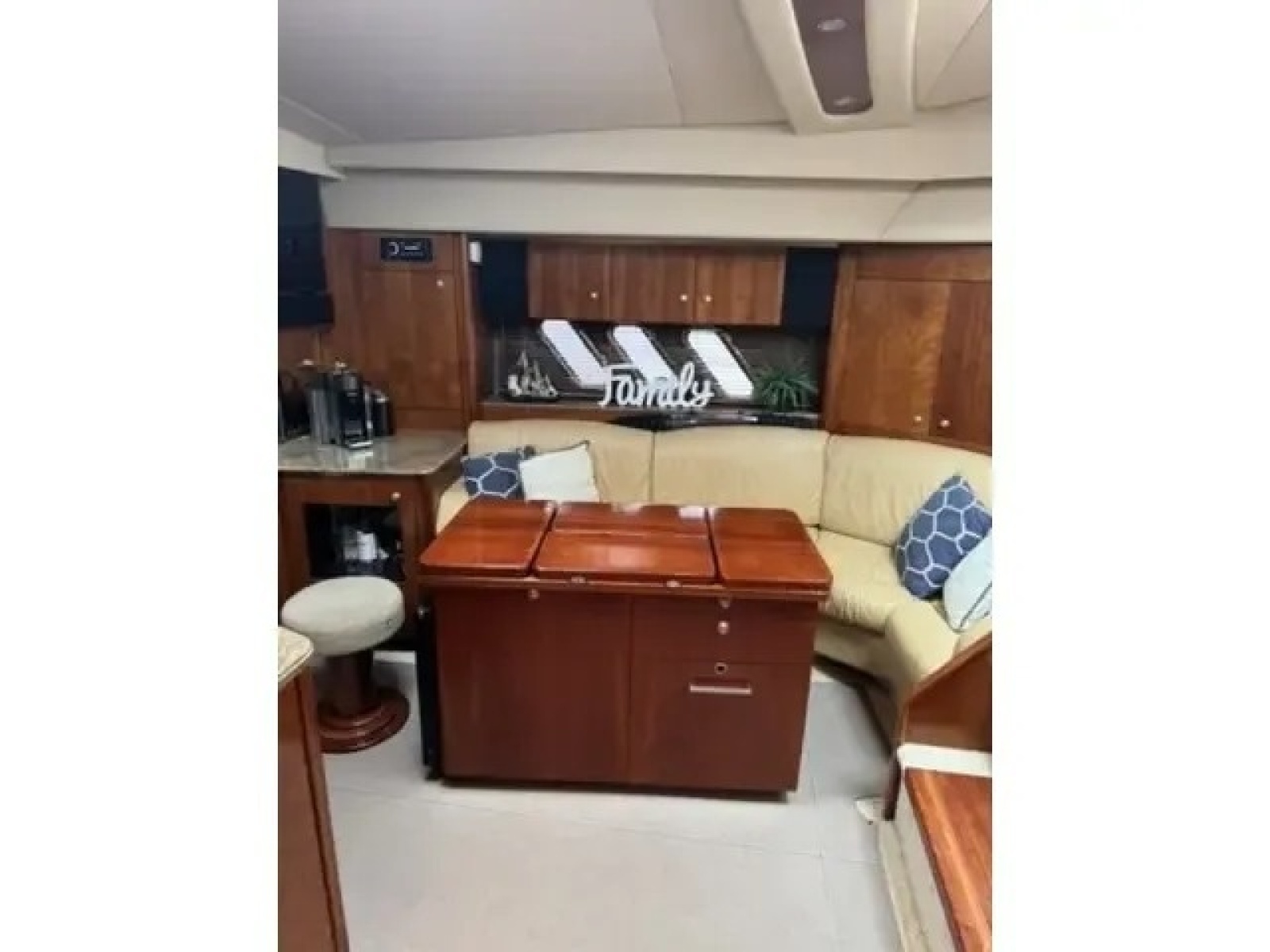 2008 Cruisers 460 Express