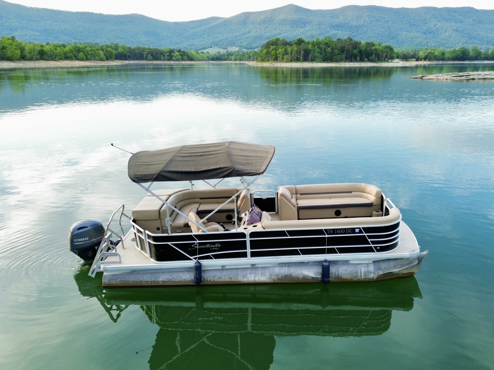 24ft Sweetwater Yacht For Sale