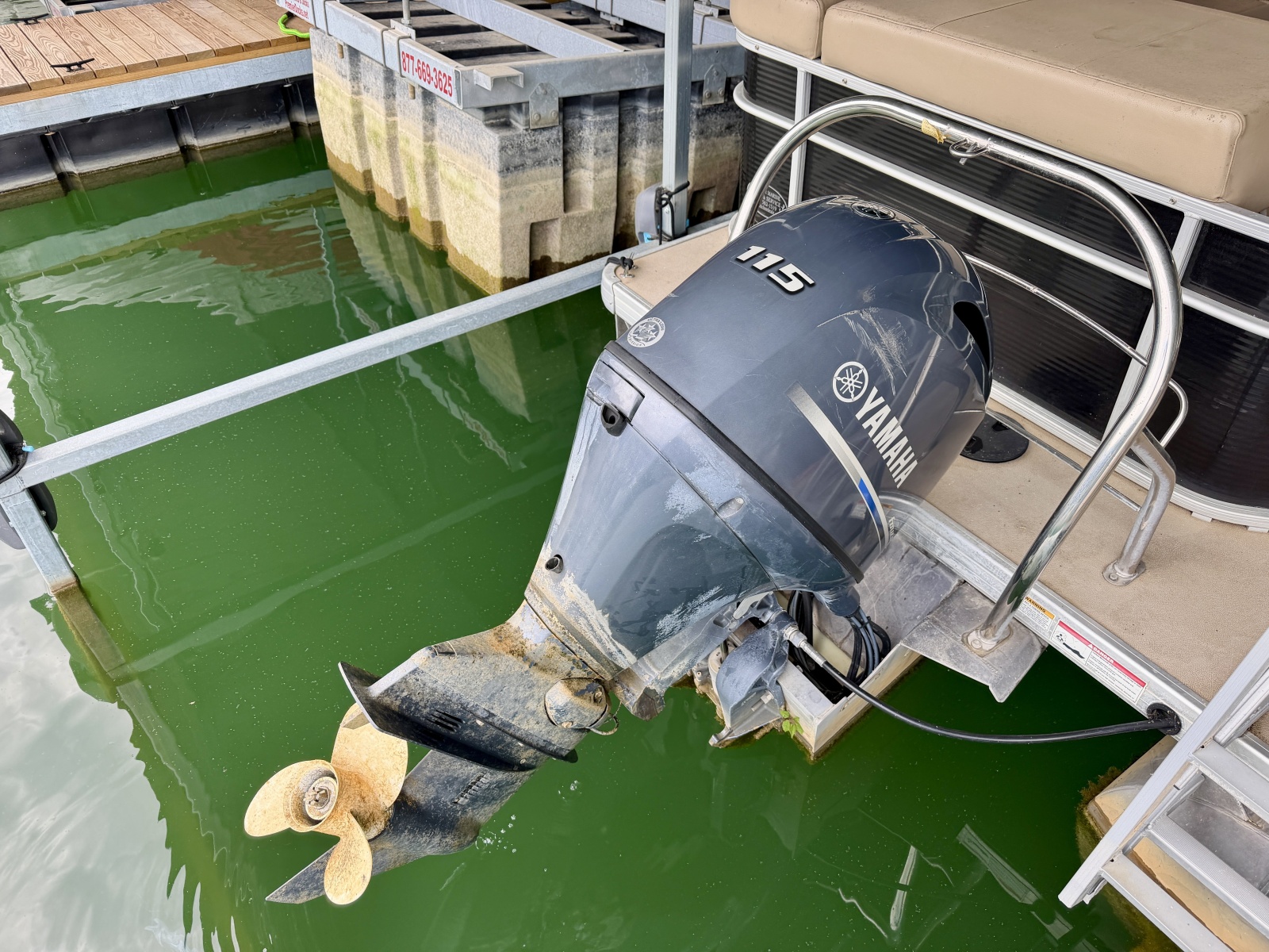 2019 Sweetwater 2386 Cruise Pontoon