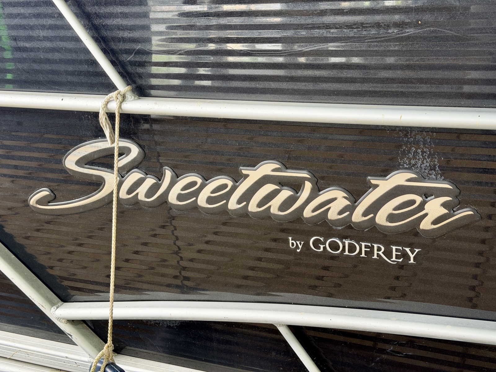 2019 Sweetwater 2386 Cruise Pontoon