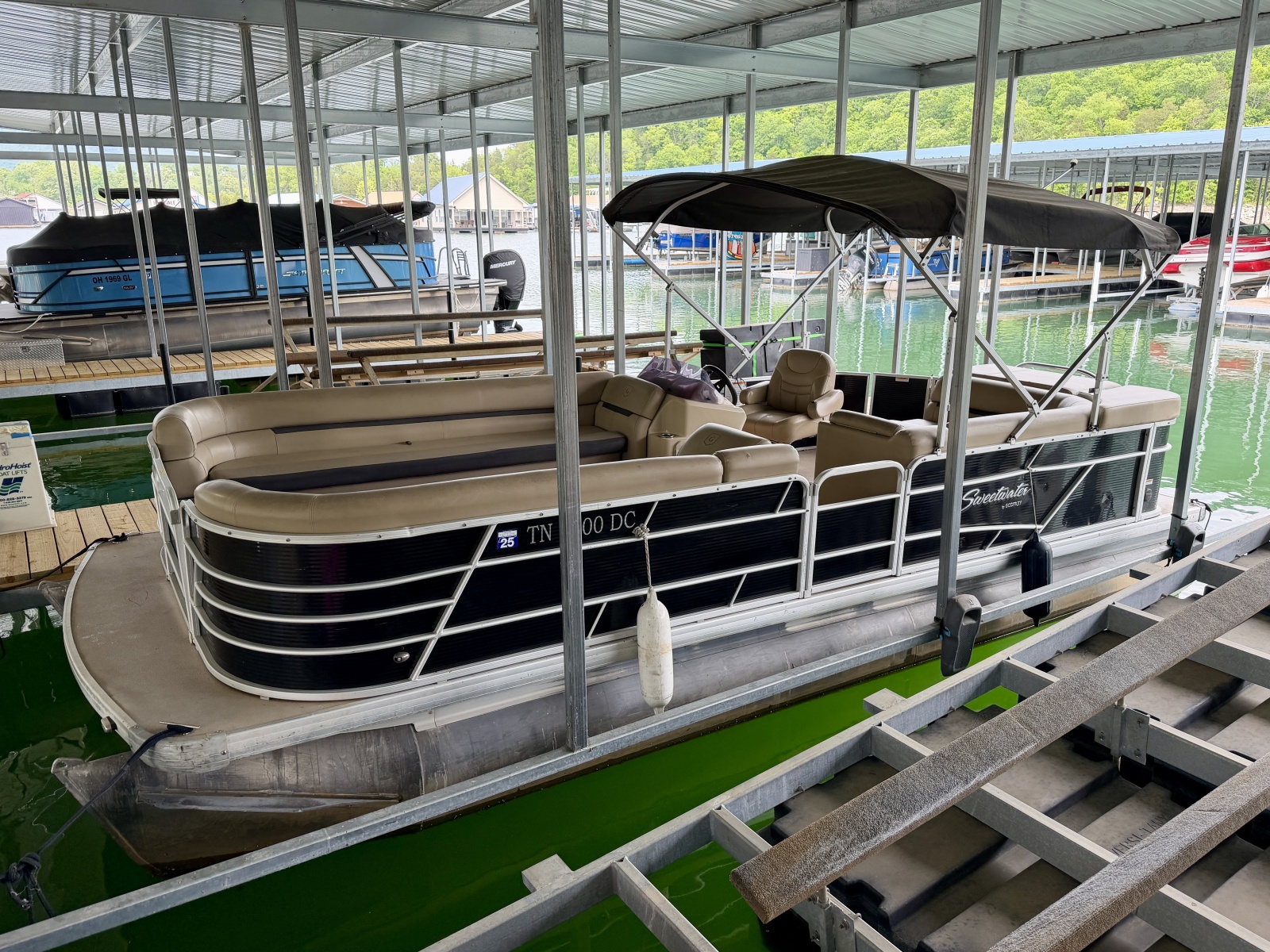 2019 Sweetwater 2386 Cruise Pontoon