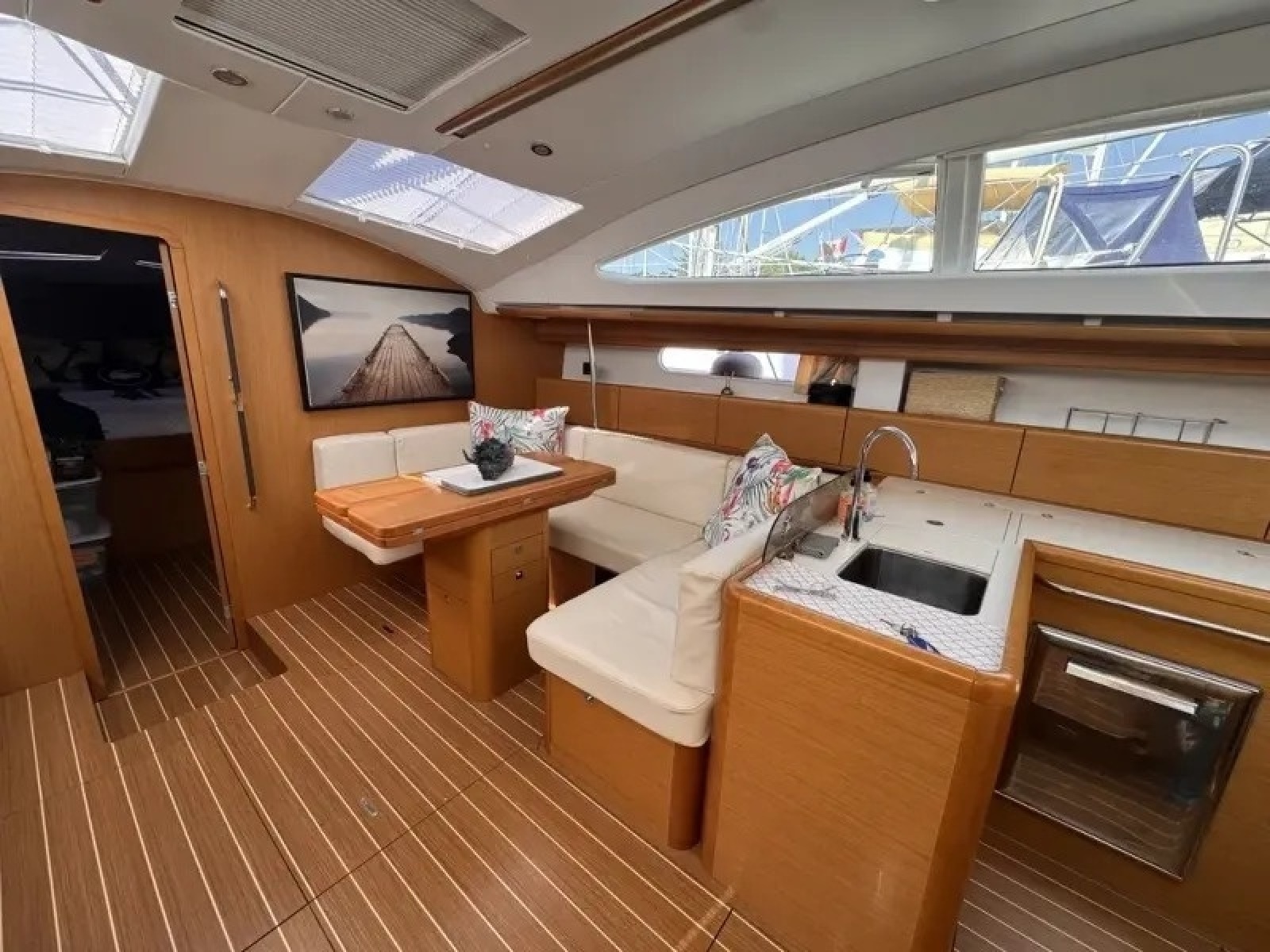2011 Jeanneau 50 Deck Saloon