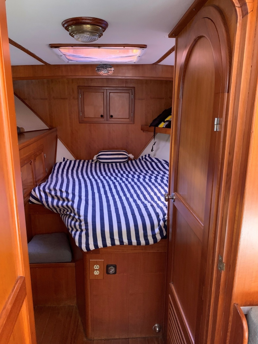 1990 Marine Trader 