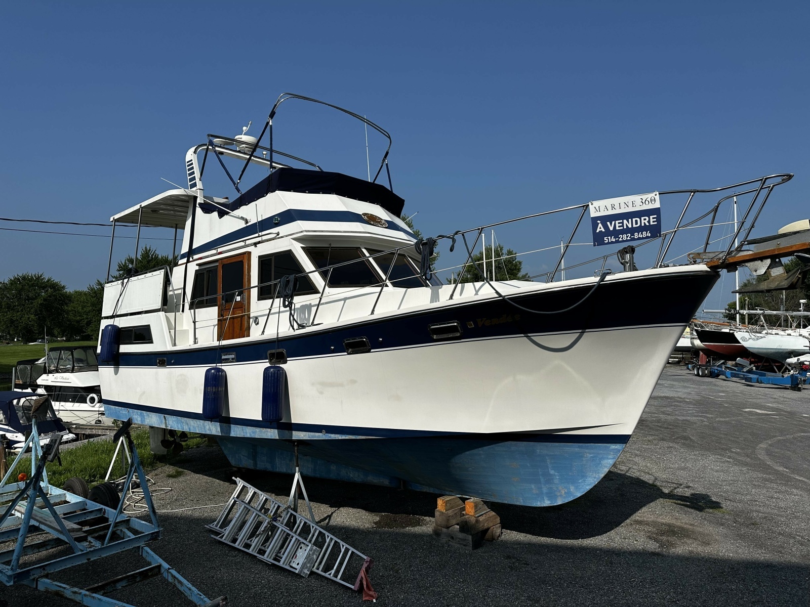 1990 Marine Trader 