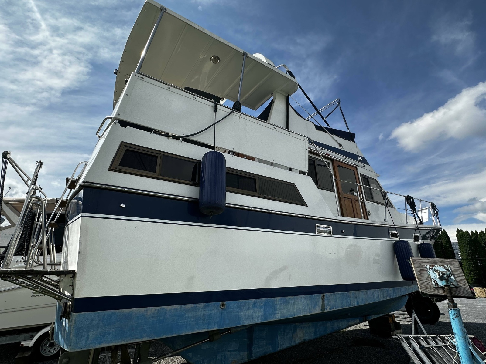 1990 Marine Trader 