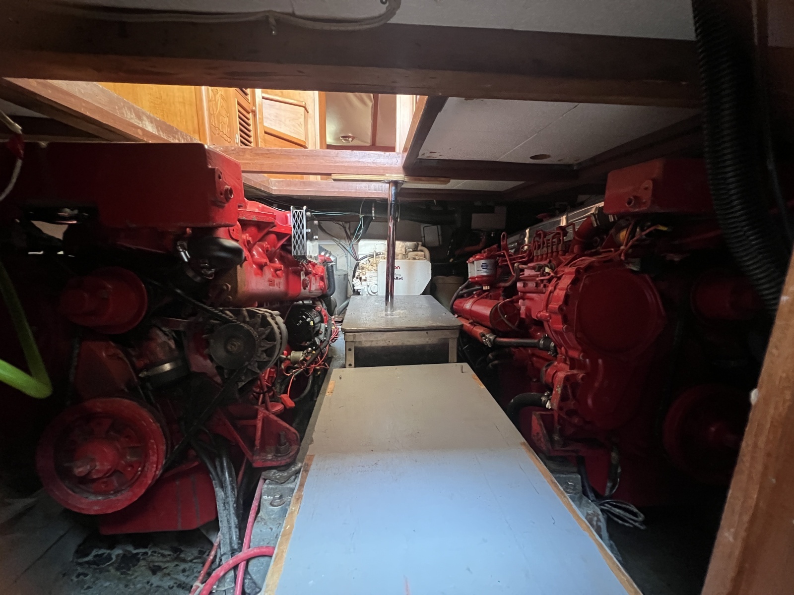 1990 Marine Trader 