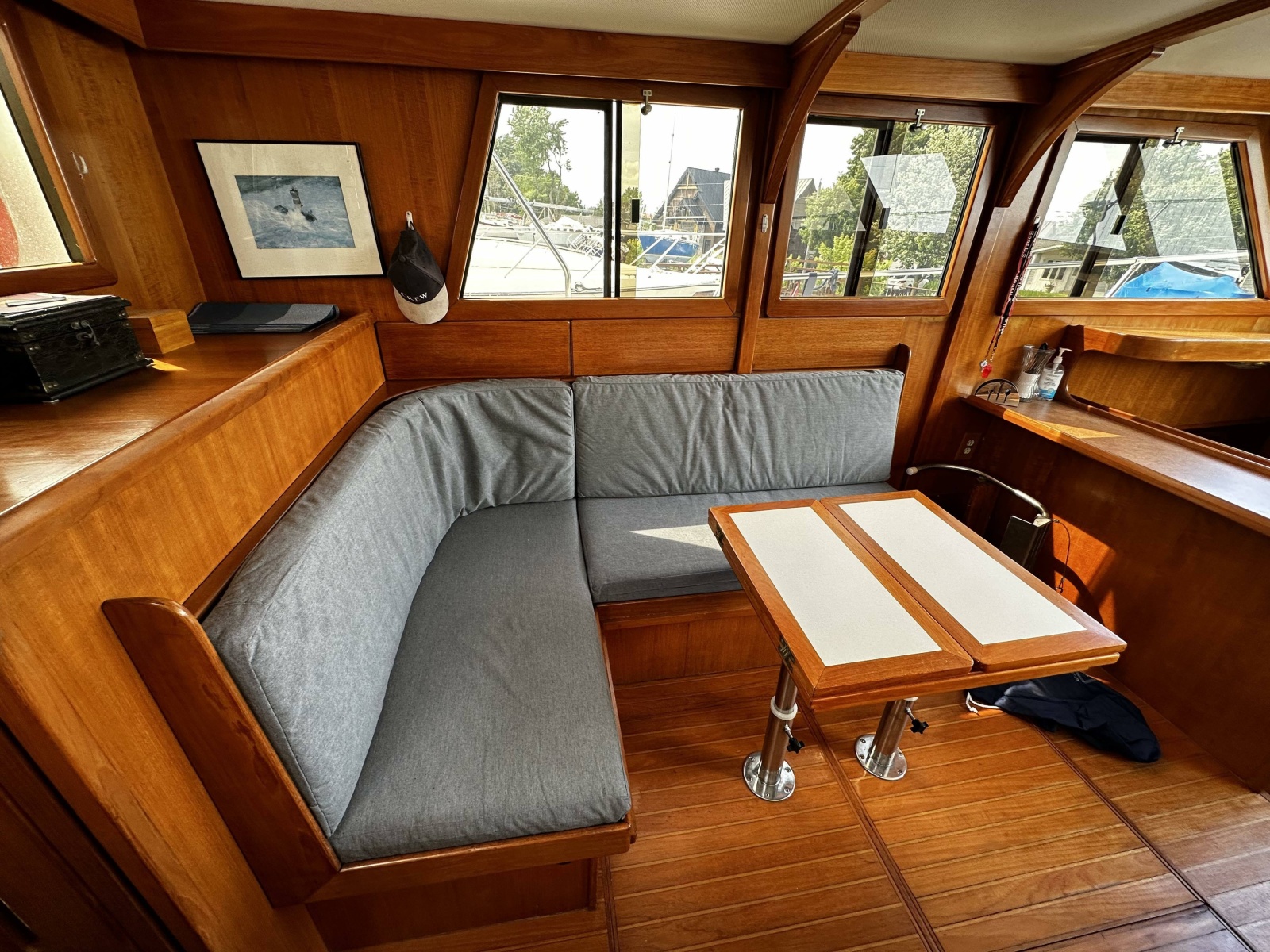 1990 Marine Trader 