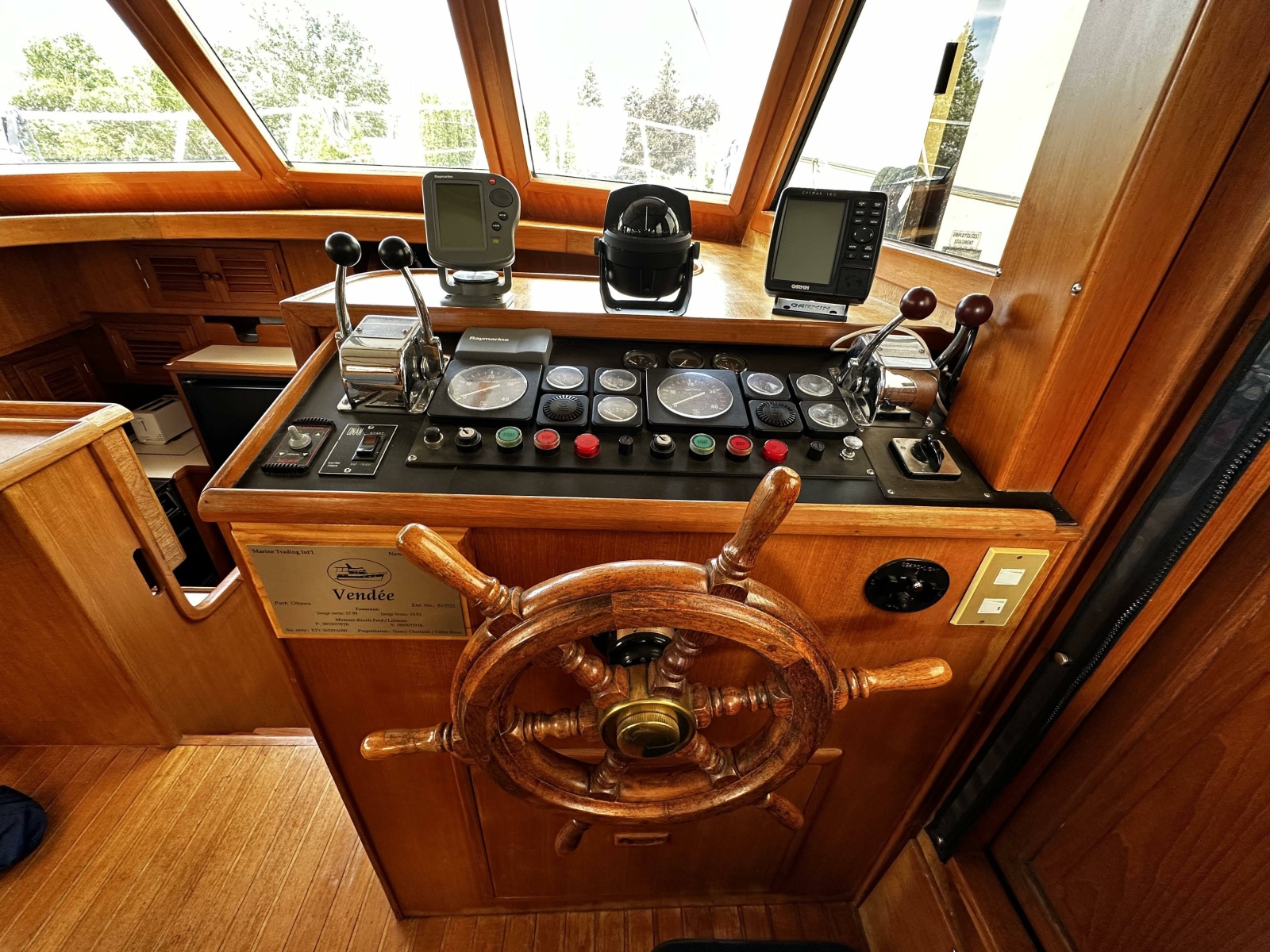 1990 Marine Trader 