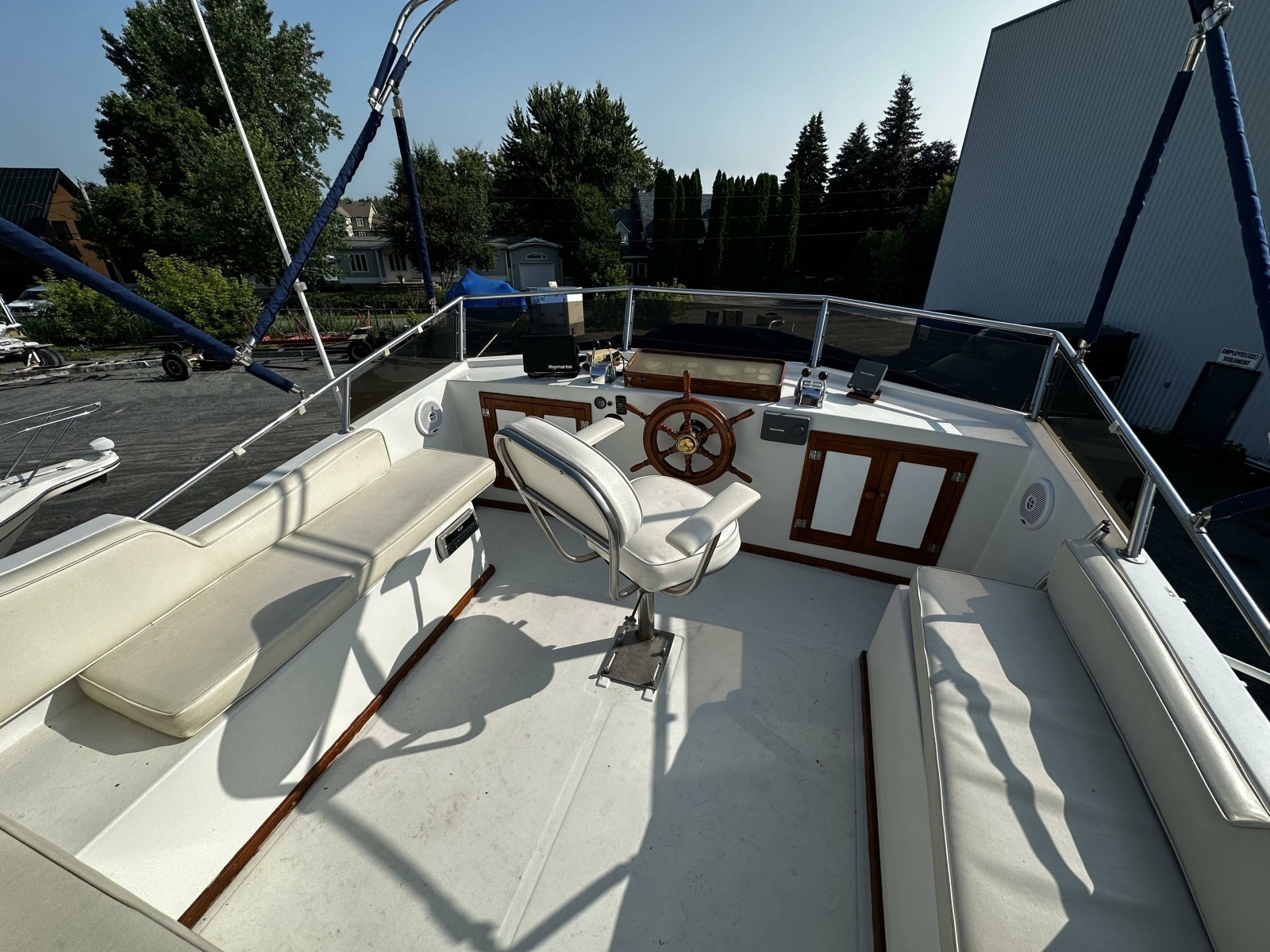 1990 Marine Trader 