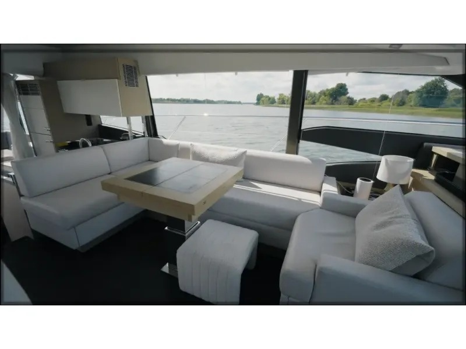 2018 Present Yachts 520S