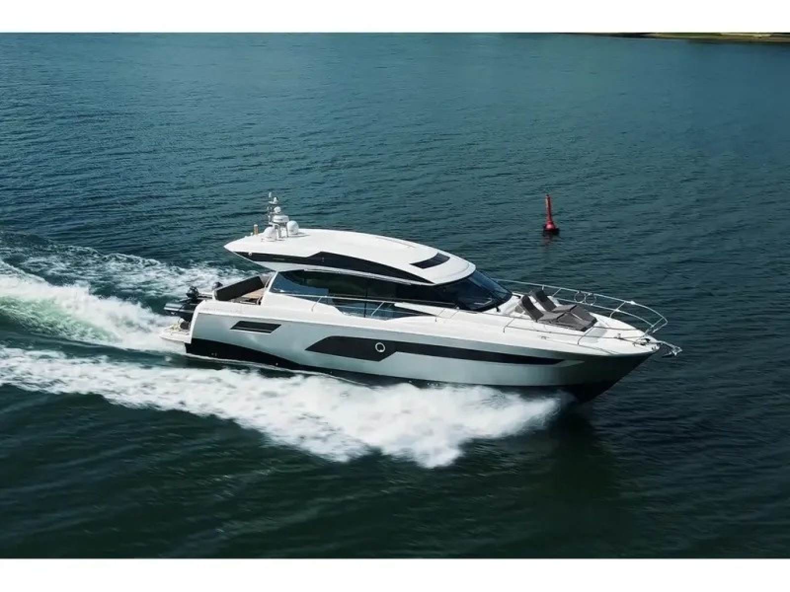 2018 Present Yachts 520S