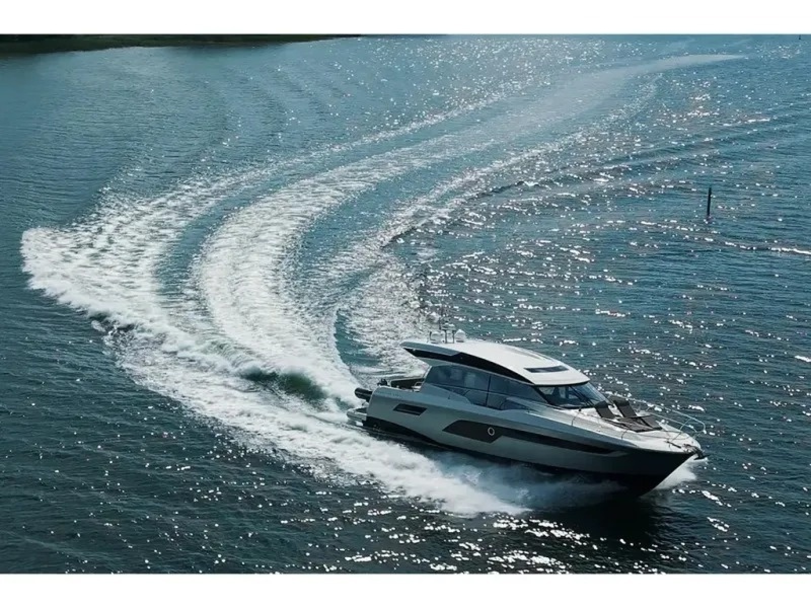 2018 Present Yachts 520S