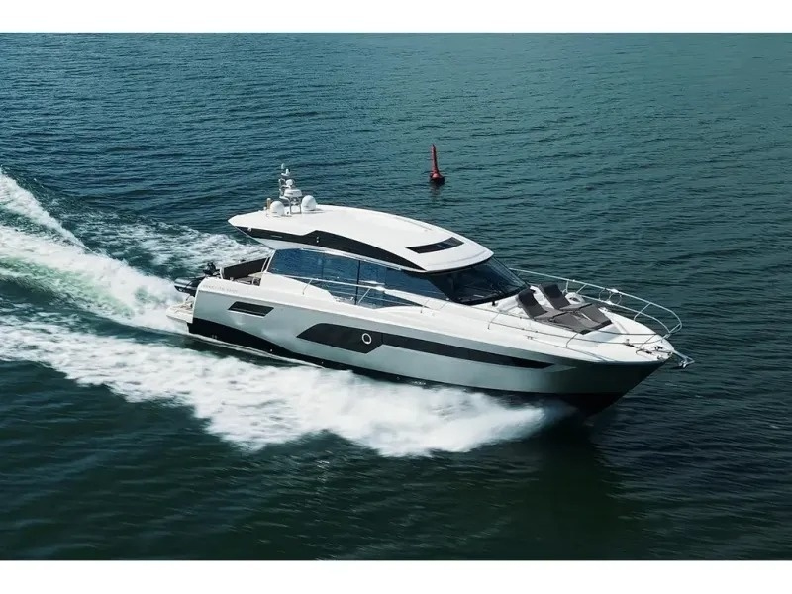 2018 Present Yachts 520S