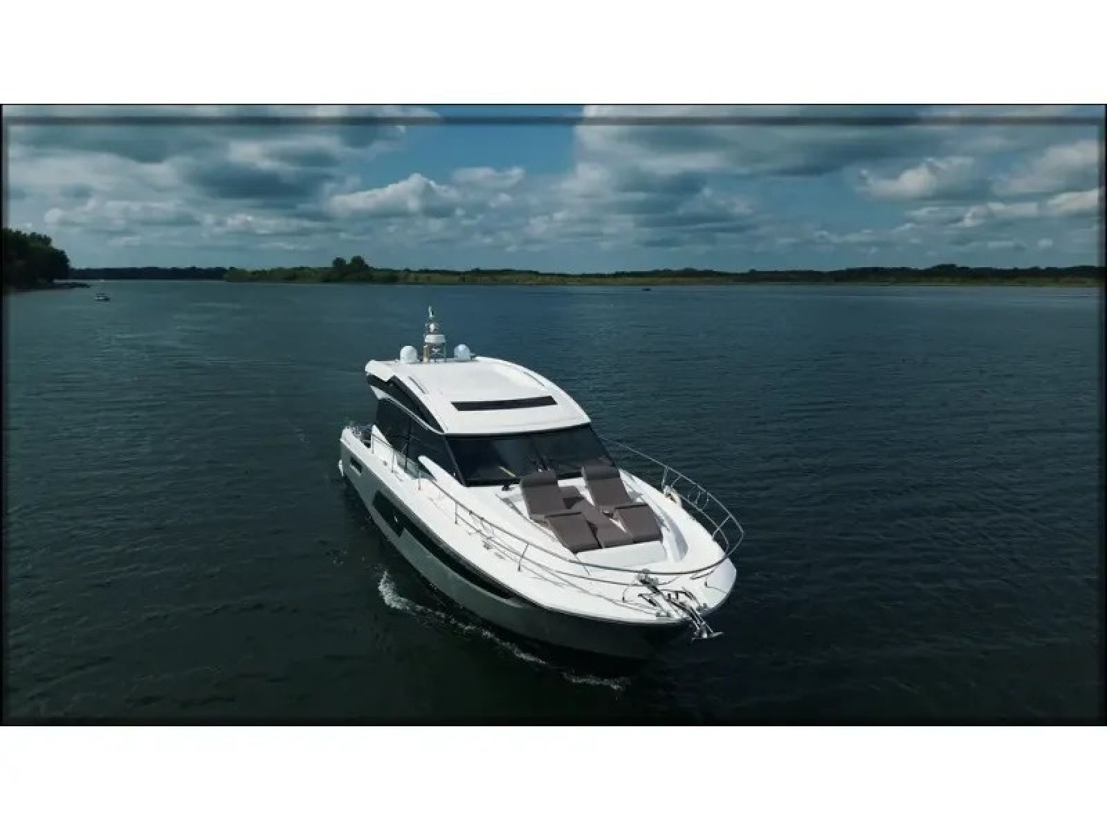 2018 Present Yachts 520S