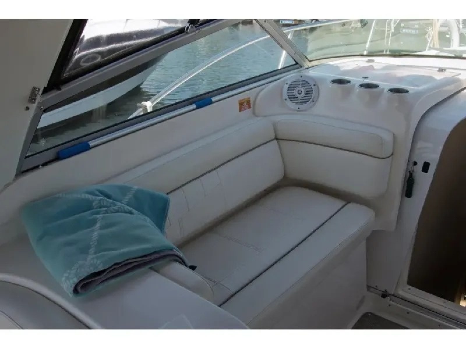2003 Rinker Fieste Vee 342