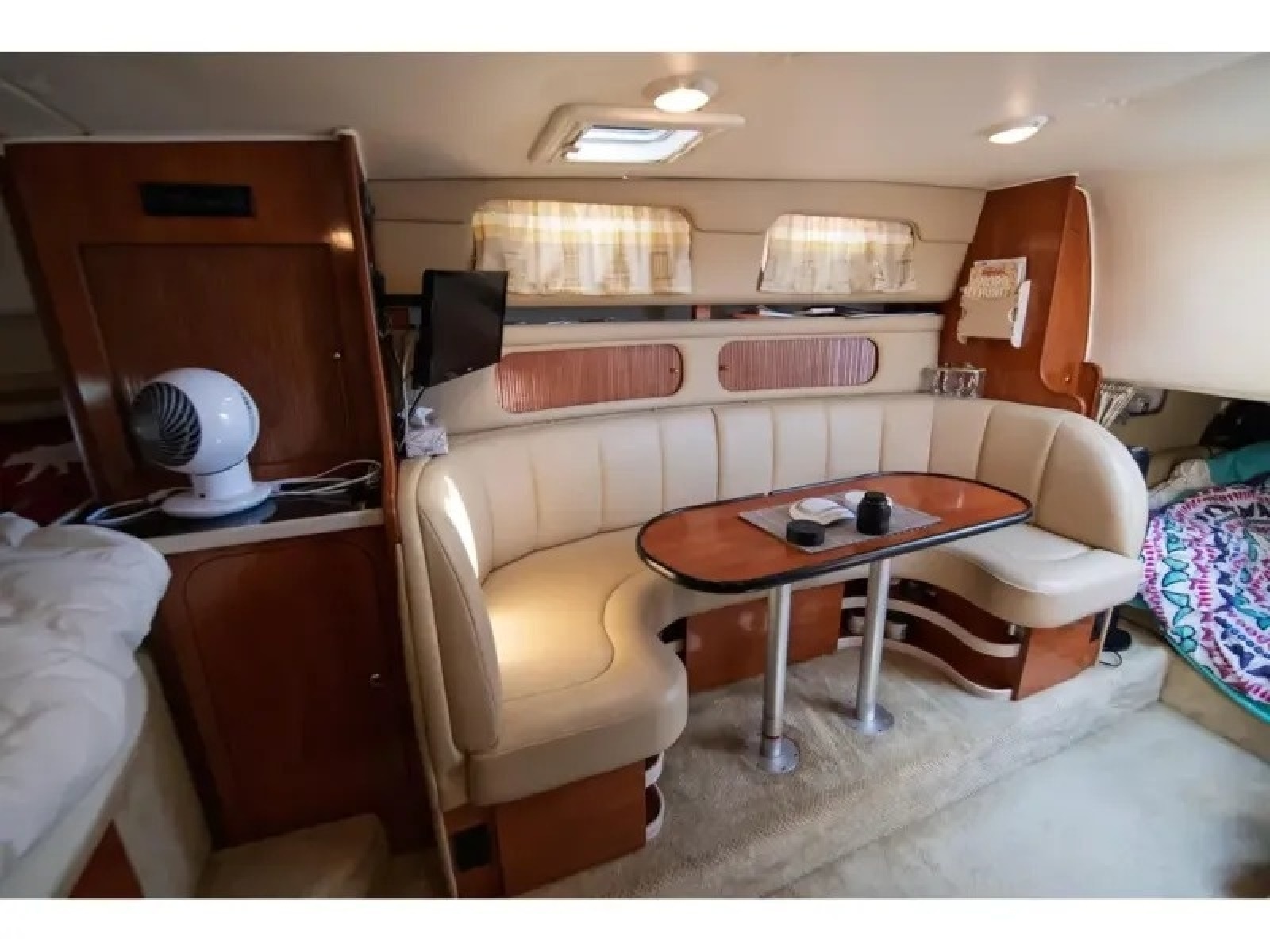 2003 Rinker Fieste Vee 342