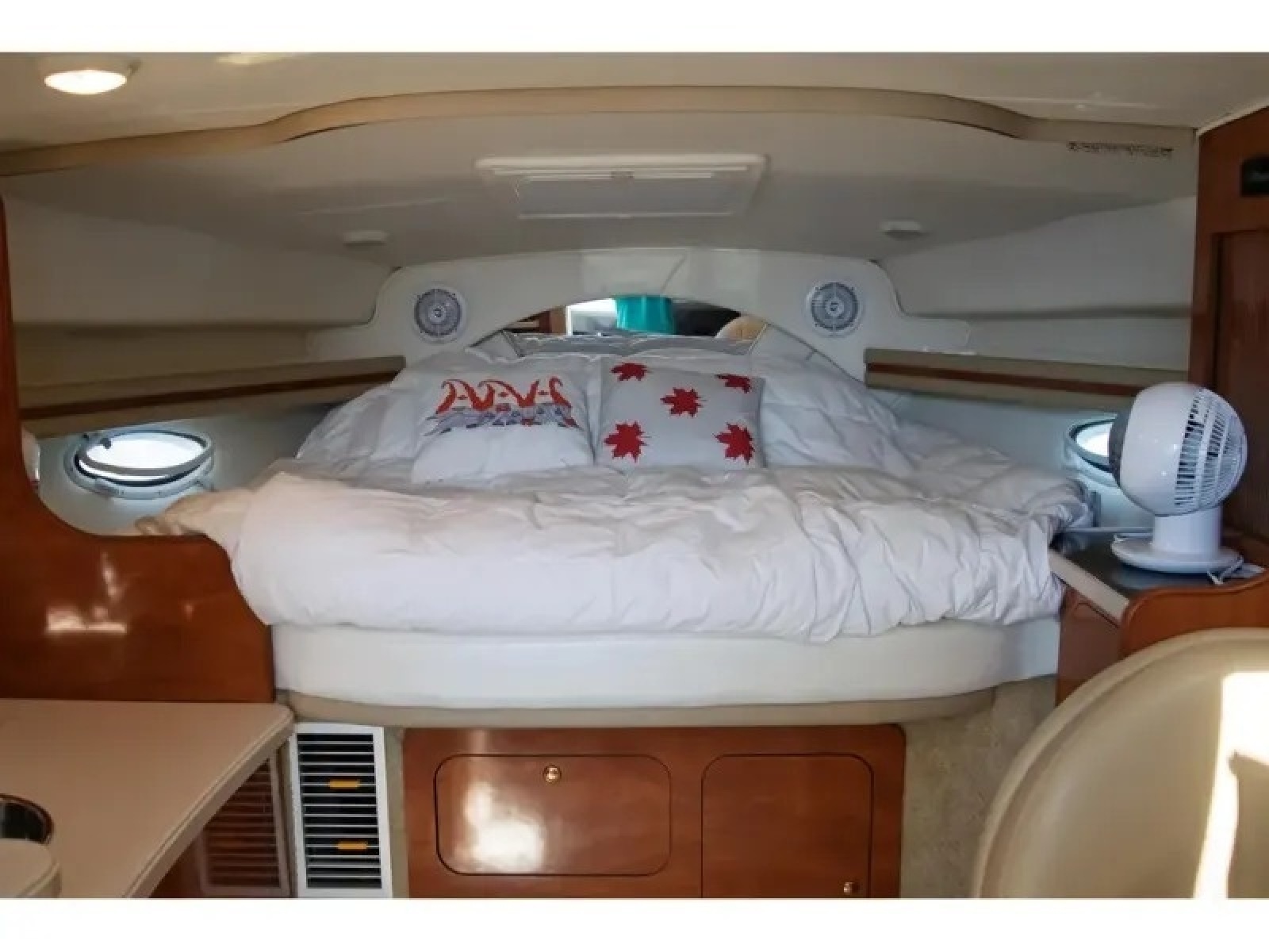 2003 Rinker Fieste Vee 342