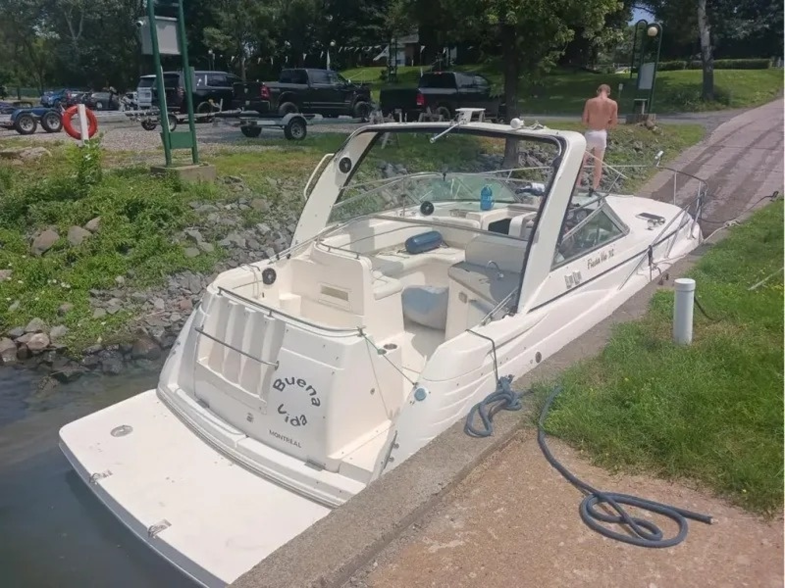 2004 Rinker 312 Fiesta Vee 312