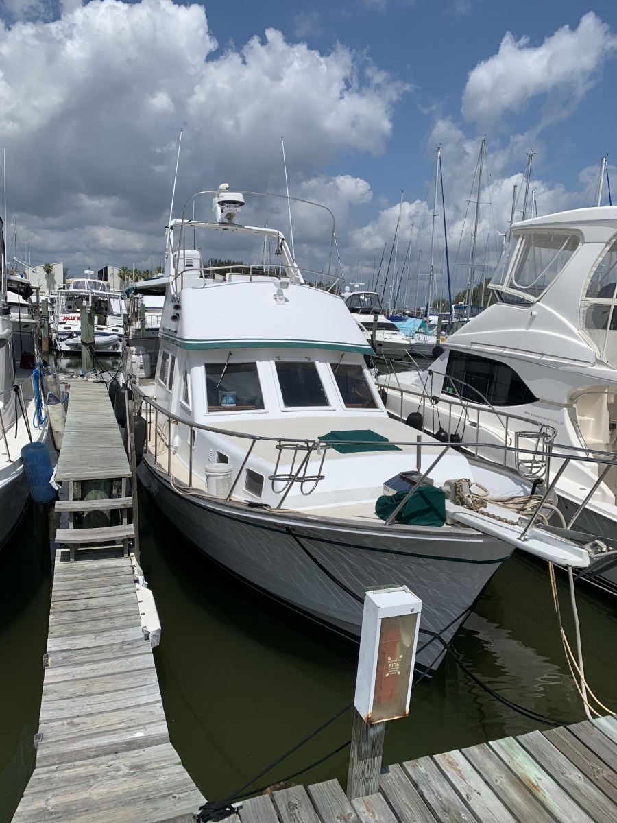 1986 Marine Trader La Belle