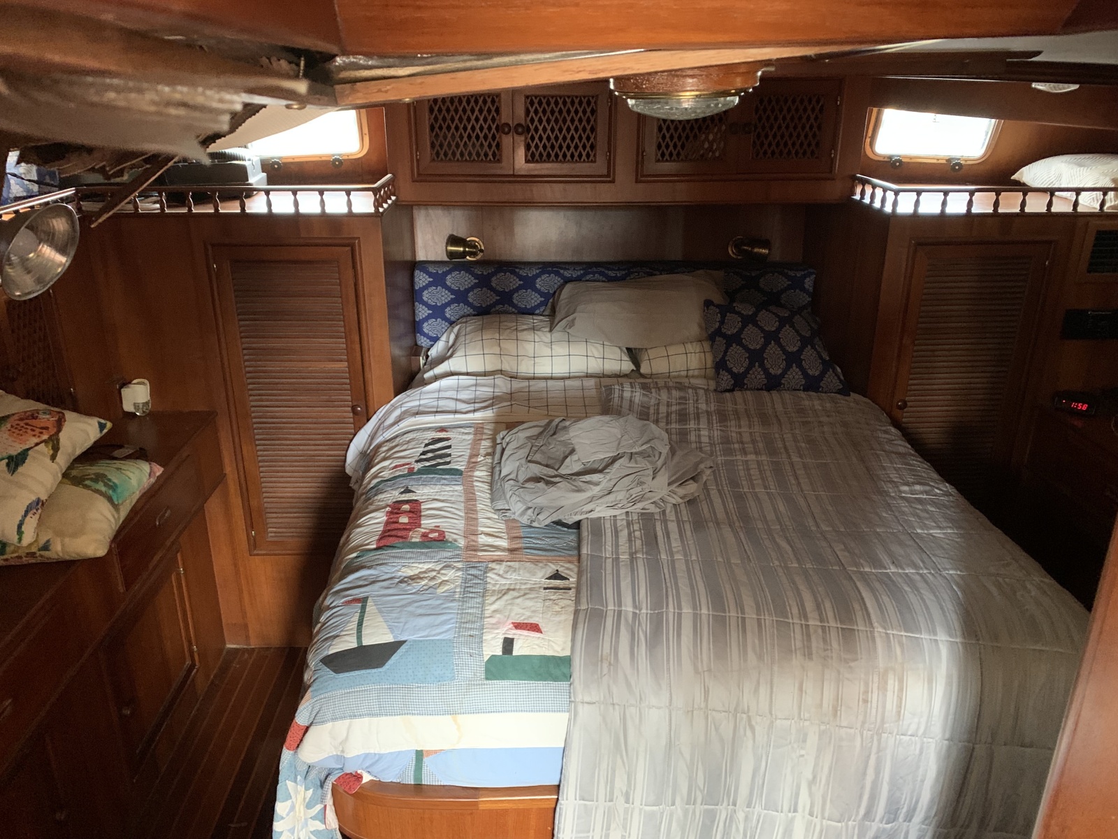 1986 Marine Trader La Belle