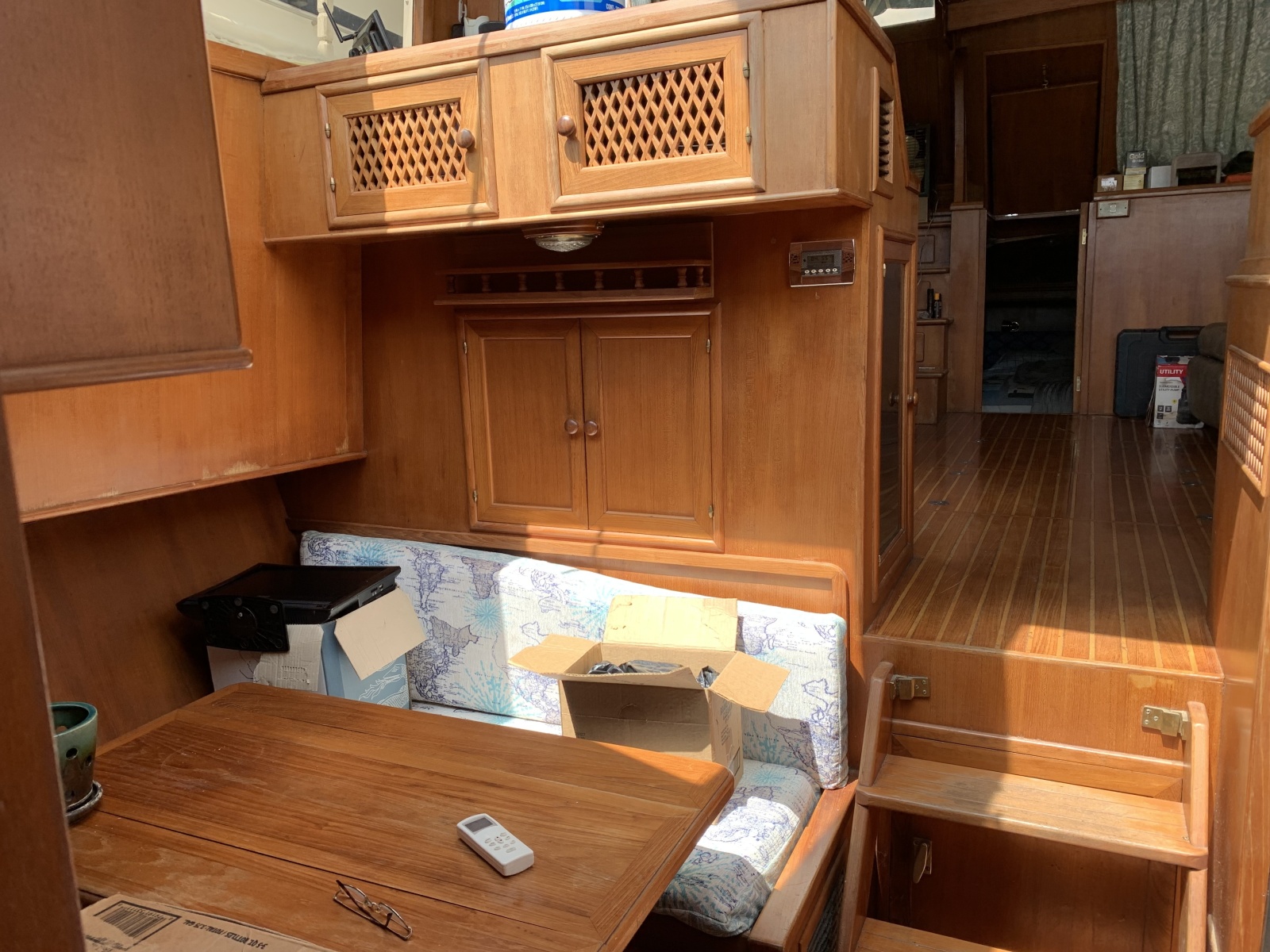 1986 Marine Trader La Belle