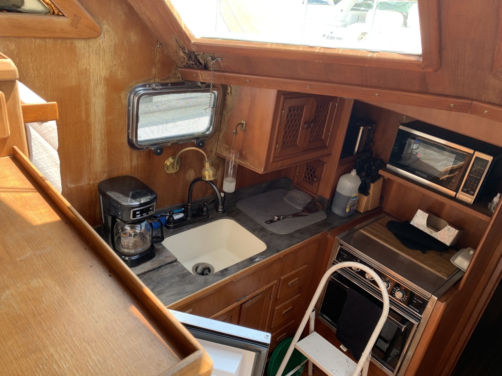 1986 Marine Trader La Belle