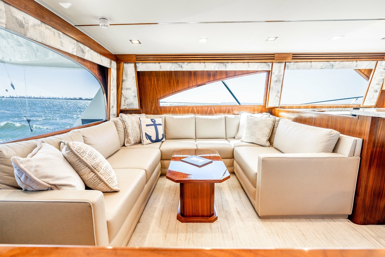 2018 Viking 72 Convertible Salon Sofa