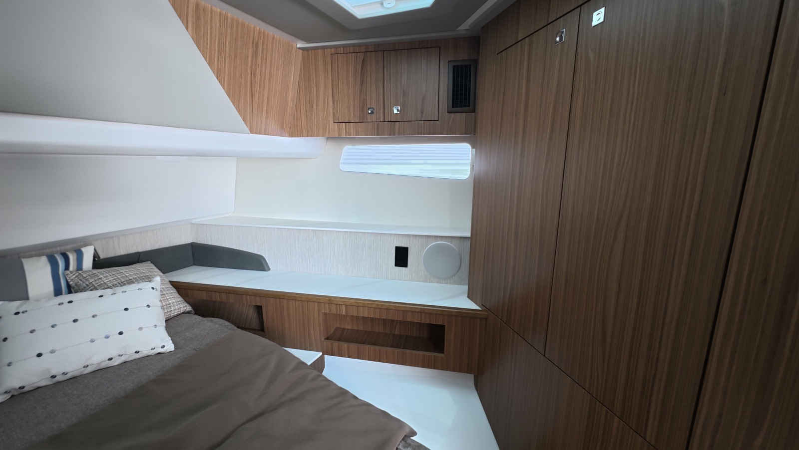 50ft Cruisers Yachts Yacht For Sale