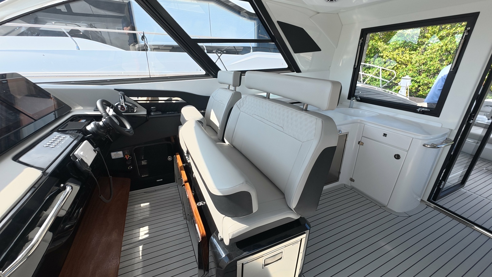 50ft Cruisers Yachts Yacht For Sale